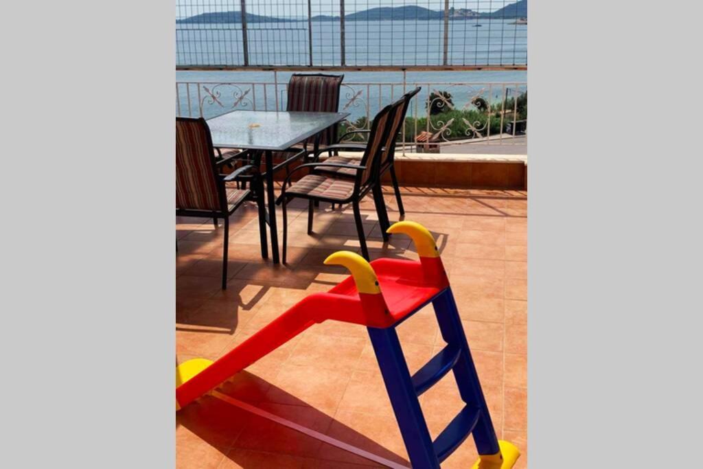 Port View House-Comfy Family Apartment-Panoramic View Néa Péramos المظهر الخارجي الصورة